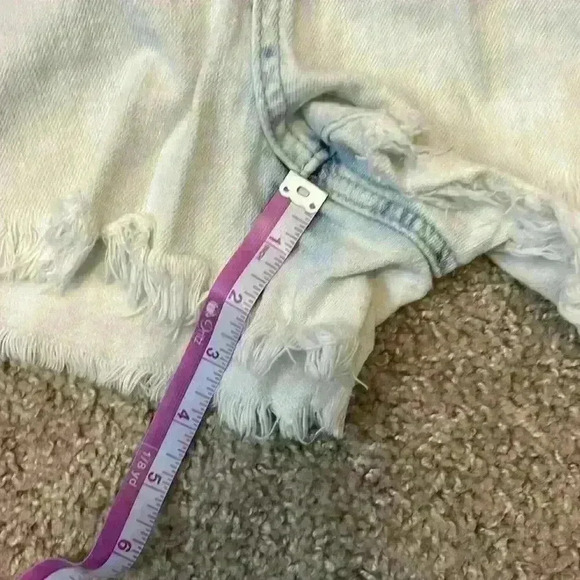 Rue21 light wash embroidered‎ denim shorts size 7/8 - Picture 8 of 9